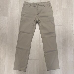 Tommy Hilfiger Men's Khaki Chinos Hang Dried